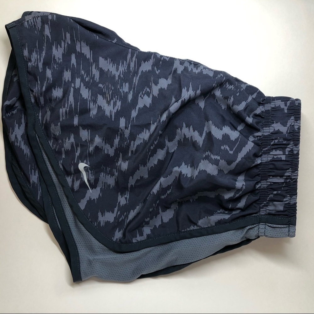 Nike Womens Zigzag print Shorts S